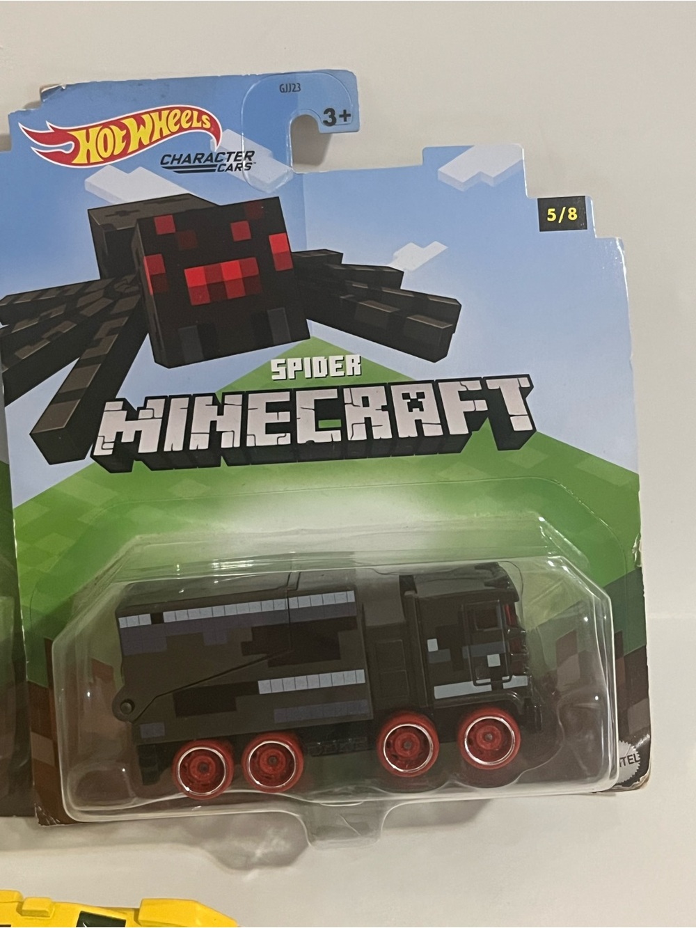 HotWheels Minecraft Bundle-Spider/Creeper and Ocelot - Picture 2 of 11